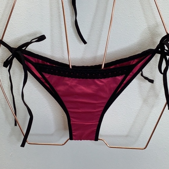 Pink and Black Lace Scrunch Bottom Lingerie Set New Without Tags - Picture 2 of 6